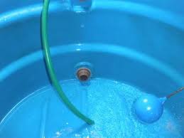 تنظيف خزانات مع التعقيم